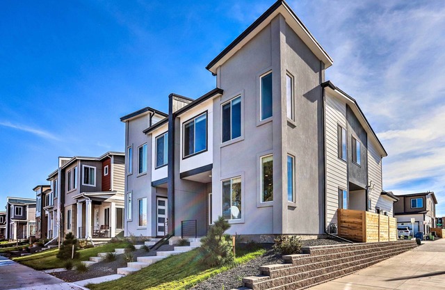 6 Mi to Dtwn Denver: Townhome w/Patio!