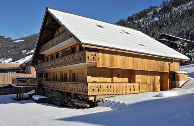 Châtel Persons 