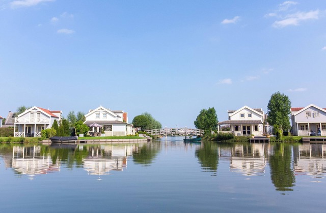 6-person bungalow in the holiday park Landal Zuytland Buiten