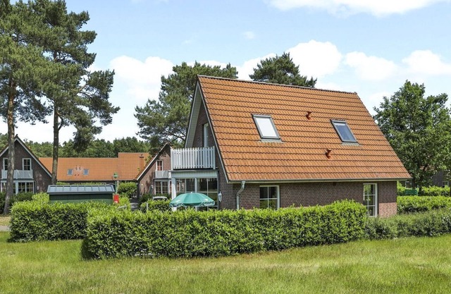 6-person bungalow in the holiday park Landal Dwergter Sand