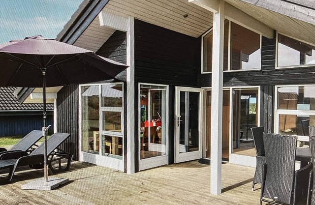 6 person holiday home in Ringkøbing-By Traum