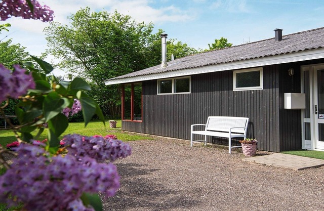 6 person holiday home in Juelsminde