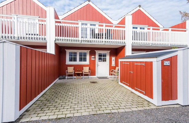6 person holiday home in Blåvand