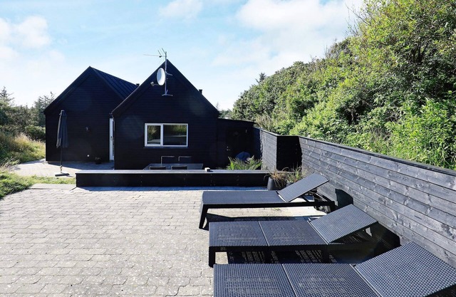 6 person holiday home in Blokhus