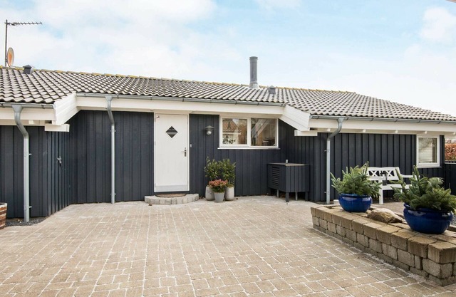 6 person holiday home in Ebeltoft