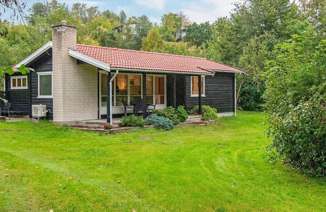 6 person holiday home in Ebeltoft