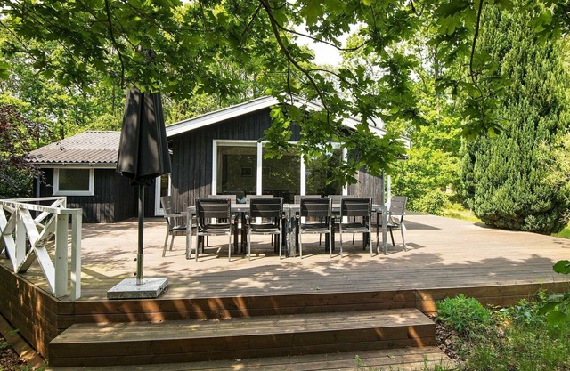 6 person holiday home in Glesborg