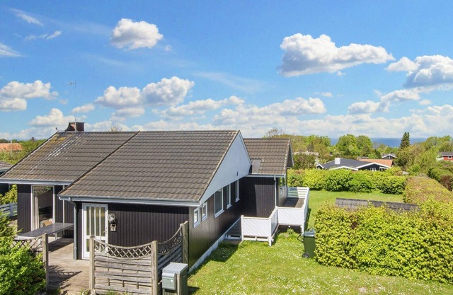6 person holiday home in Glesborg