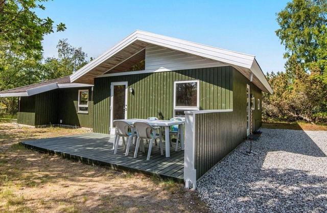 6 person holiday home in Glesborg-By Traum