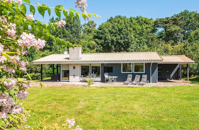 6 person holiday home in Glesborg-By Traum