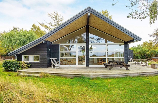 6 person holiday home in Glesborg-By Traum