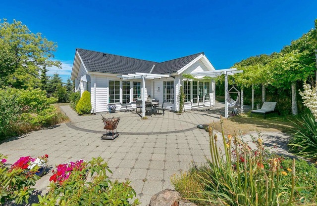 6 person holiday home in Millinge
