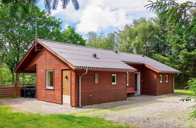 6 person holiday home in Thyholm