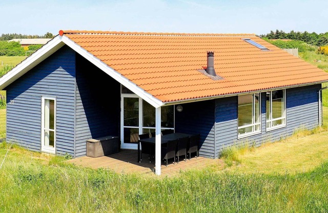 6 person holiday home in Ulfborg-By Traum
