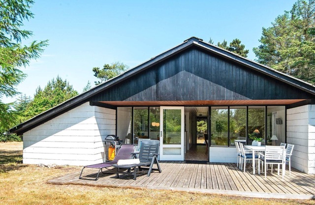 6 person holiday home in Ulfborg