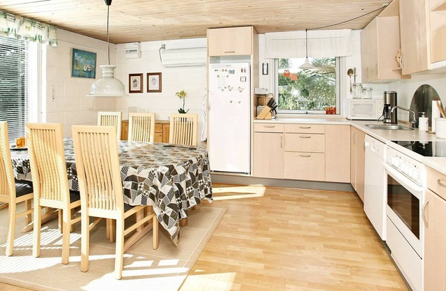 6 person holiday home in Vinderup