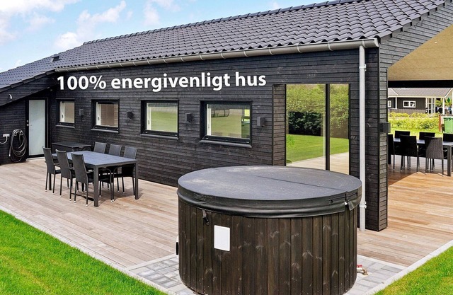 6 person holiday home in Lemvig-By Traum