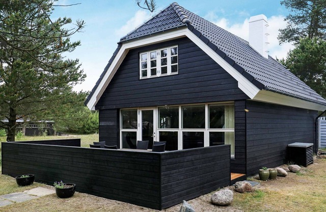 6 person holiday home in Oksbøl