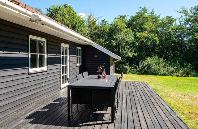 6 person holiday home in Oksbøl