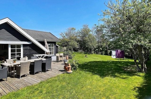 6 person holiday home in Struer-By Traum