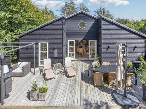 6 person holiday home in Blokhus-By Traum
