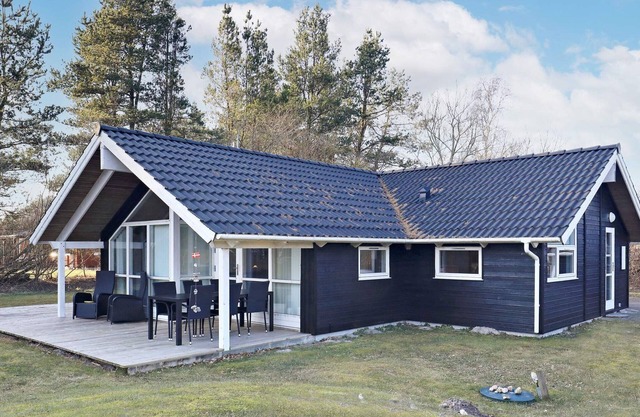 6 person holiday home in Asaa-By Traum