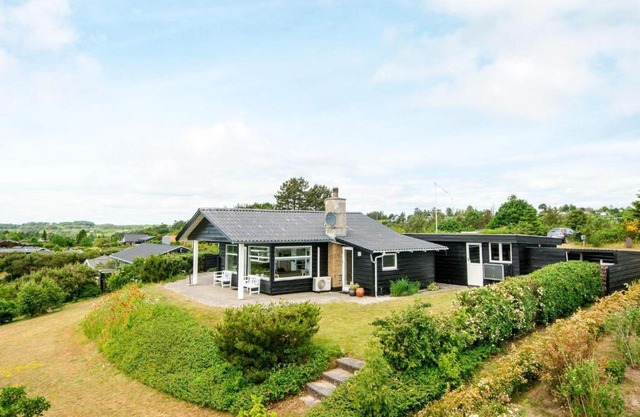 6 person holiday home in Ebeltoft