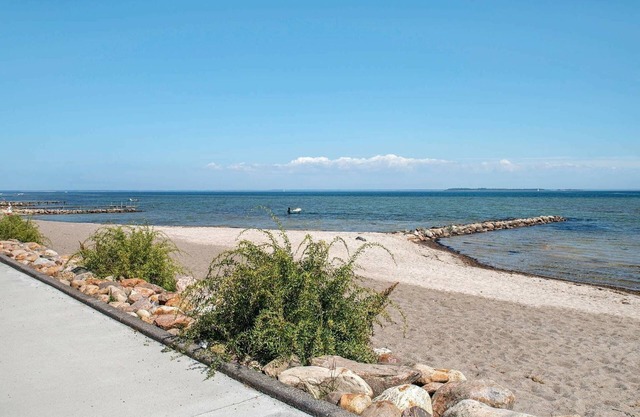 6 person holiday home in Hejls