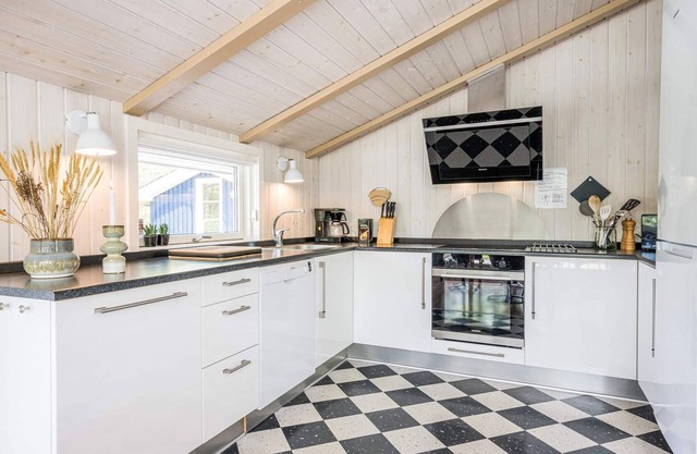 6 person holiday home in Henne