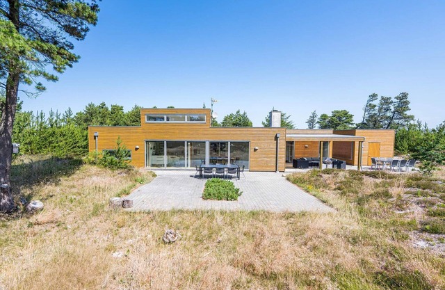 6 person holiday home in Henne