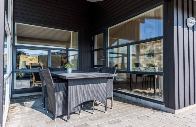 6 person holiday home in Henne