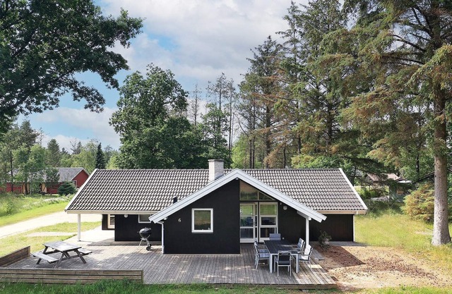 6 person holiday home in Oksbøl
