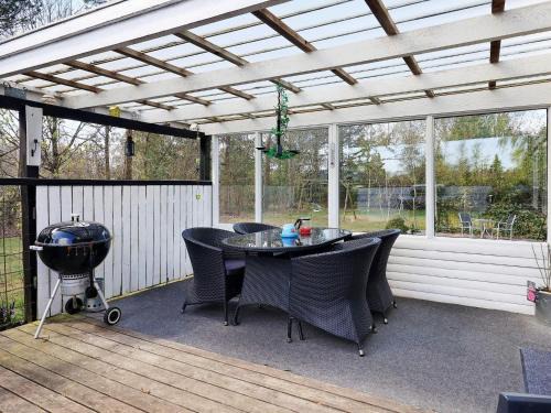 6 person holiday home in Hals-By Traum