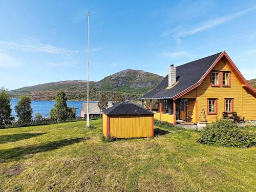 6 person holiday home in Kviby-By Traum