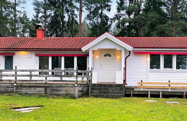 6 person holiday home in PRÄSSEBO-By Traum
