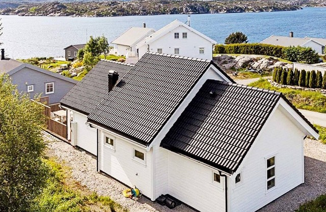6 person holiday home in Ånneland