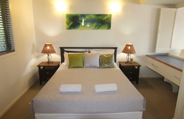 6 Pt Lookout Beach Resort