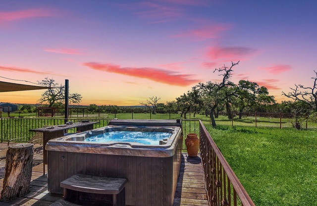 60-Acre Retreat w/Hot Tub, Firepit & Pet-Friendly!