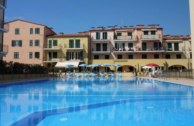 60 SQM APARTMENT FACING THE POOL AND SEA VIEW