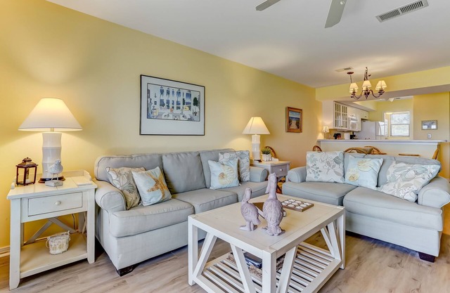 609 Sailmaker - 2 BR Ocean Front