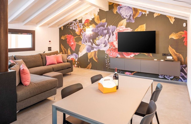 612A Blumen Apartment