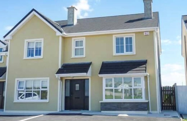 63 MOININ, family friendly, with a garden in Kilkee, County Clare