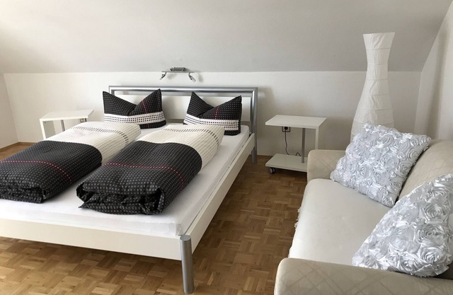 65qm-große Ferienwohnung mit Ost- und Westbalkon