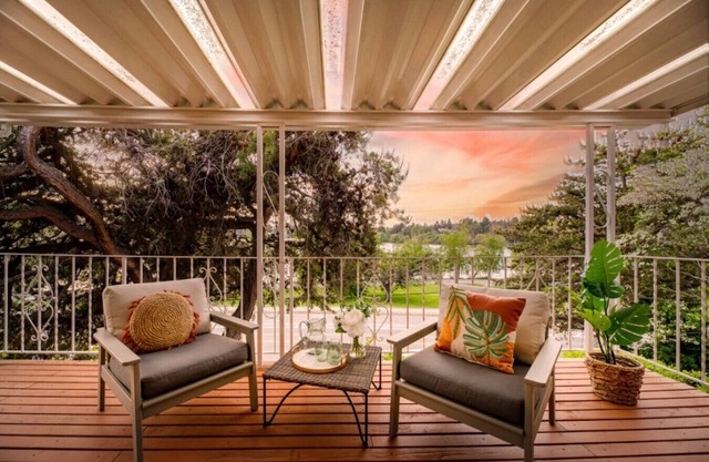6615 Green Lake · 3b2b Modern Unit w/Stunning Green Lake View