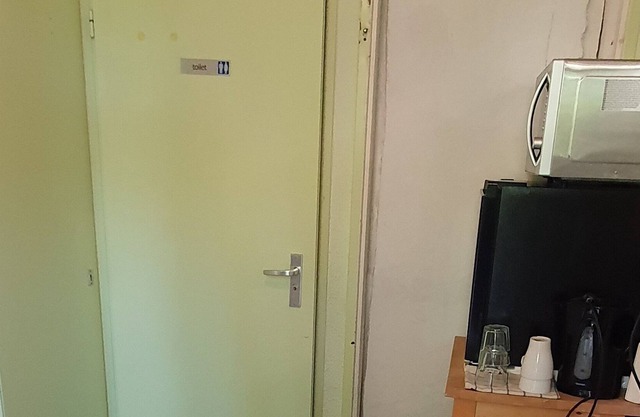 6m2studio near metro station and night bus stop with verified eu study documents