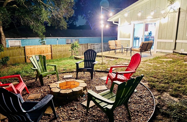 6min to Greek town, Pet-friendly, Fenced Yard, King Bed, Fast Wifi, FREE parking