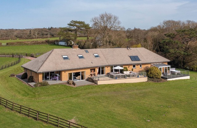 7 bedroom accommodation in Llangoedmor near Cardigan