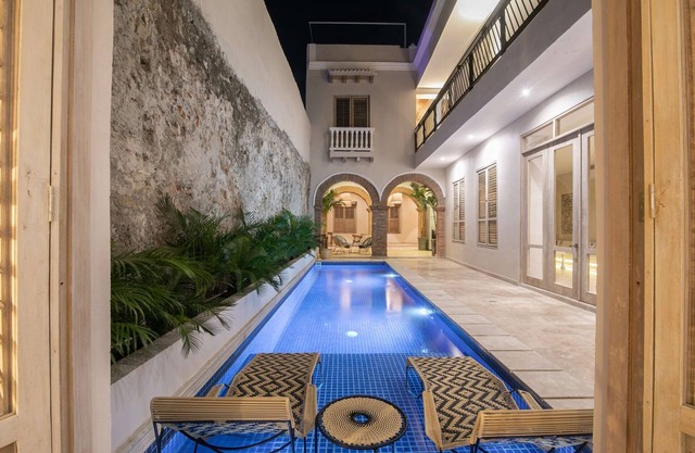 7 Bedroom Luxury House in Walled City