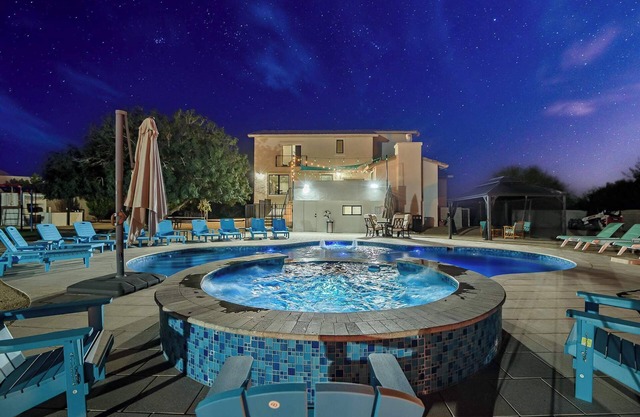 7 Bedroom Pickleball/Pool/Hot Tub/Orchard