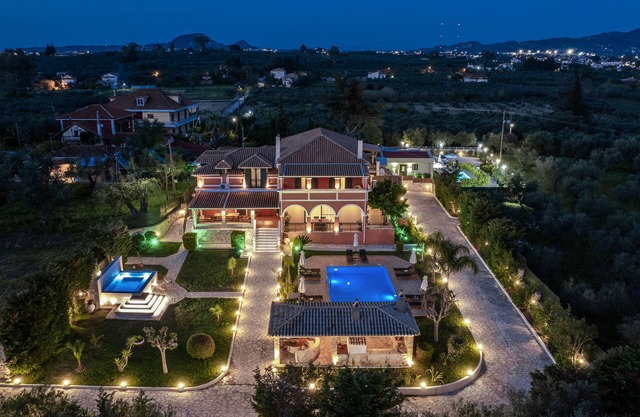 7 Bedroom Villa with private pool